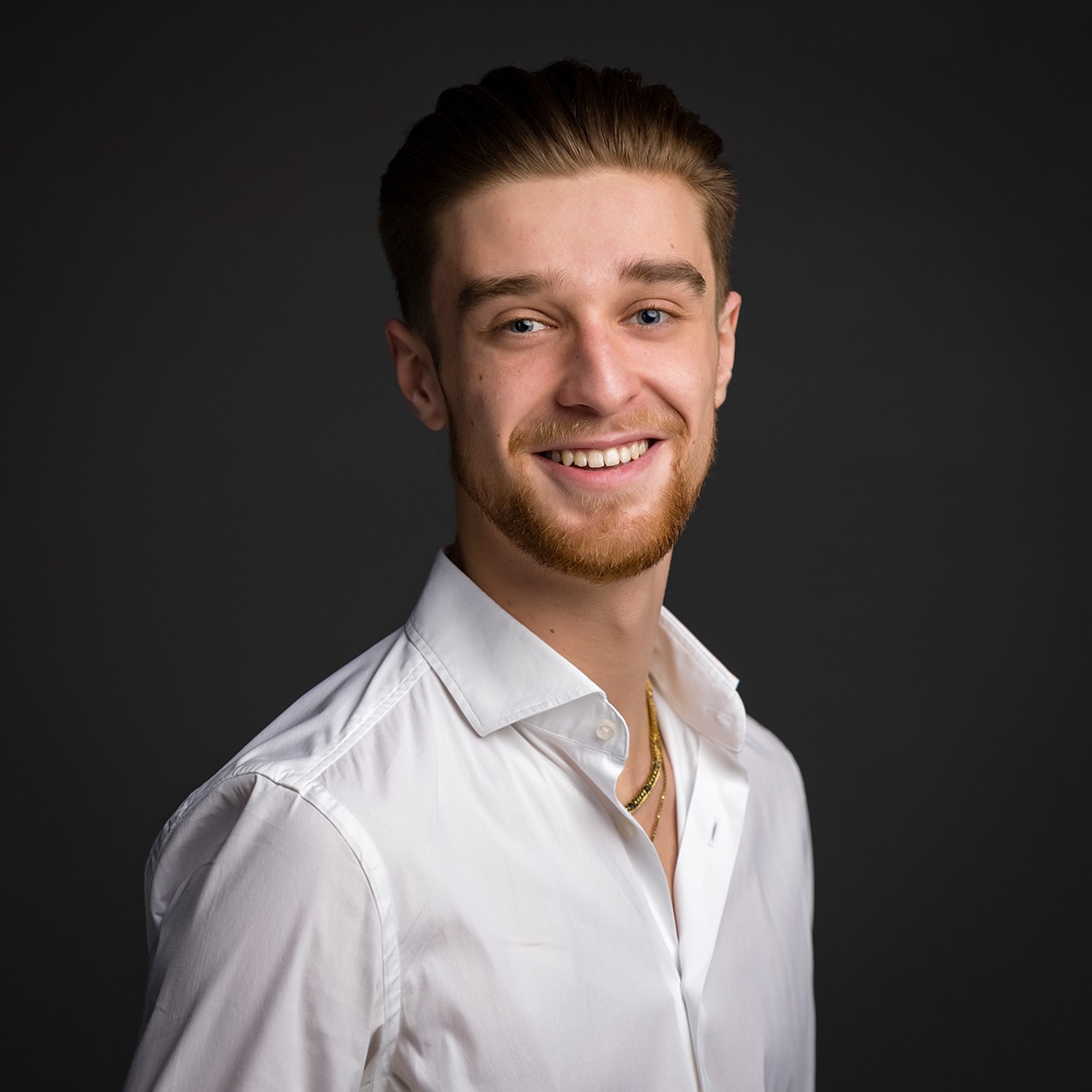 Portret van Matthijs Vannieuwenhuysen, account manager en financieel administratief medewerker bij Family First